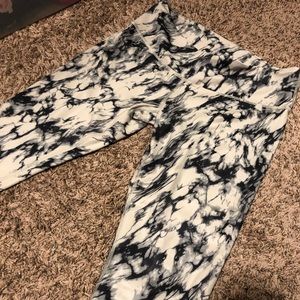Lululemon Marble Cropped Leggings Size 10